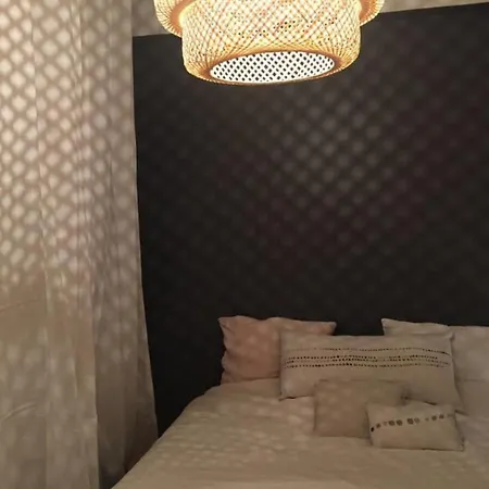 Hostnfly - Nice And Cosy At The Heart Of Montmartre *